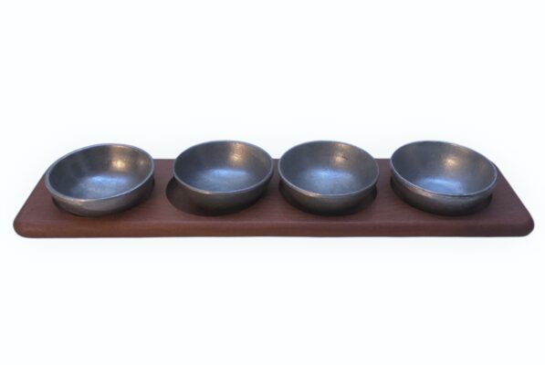 Tabla con 4 Cazuelas